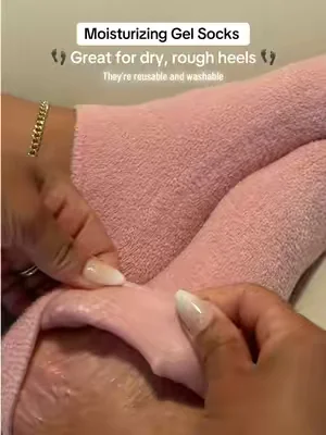 Lovee love these Dr. Frederick’s moisturizing gel socks 🧦 Add to cart before they sell out 🛒.. #gelsocks #moisturizingheelsocks #crackedheels #dealsforyoudays 