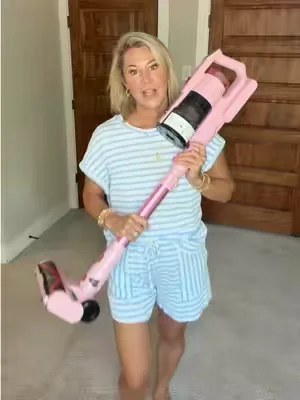 Calling all girl moms 🎀 This pink vacuum is cute and practical! If your daughter is going off to college it’s a must have! Grab it before it sells out again! Comment “PINK” and I’ll send you 🔗 #pinkvacuum #vacuumcleaner #vacuum #dorm #seniormom 