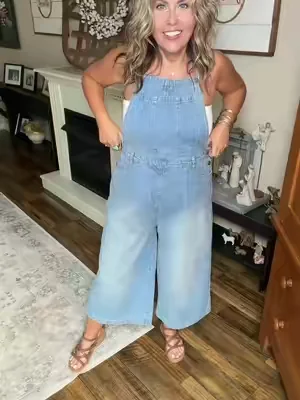 These denim overalls are so cute!! @Ebossy #DealsForYouDays #tiktokshopcreatorpicks #overalls #denimoveralls #croppedoveralls 