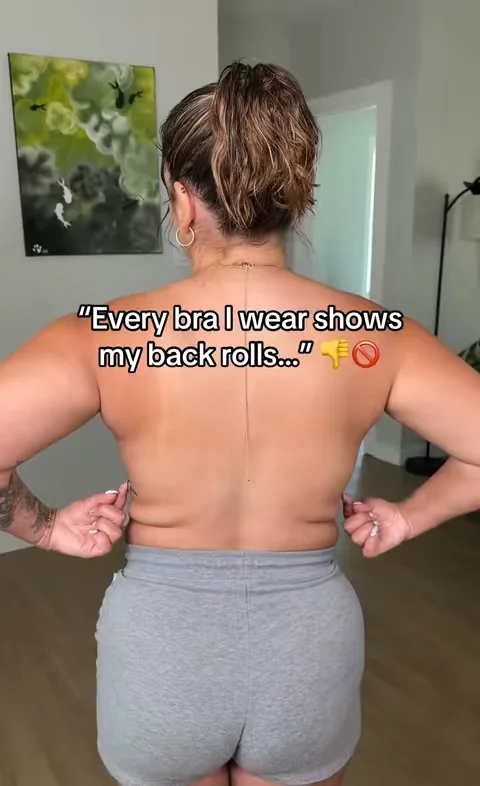 Finally, a full coverage that doesn’t roll up and doesn’t slip! It hides everything it seamless and supportive. It gives me such a confidence boost in the clothing that I wear ❤️ @OEAK Apparel #pushupbra #bras #jellybra #seamlessbra #wirelessbra 