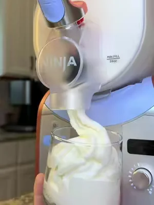 I’m obsessed 🍦🍧🤤 #slushimax #ninjaslushi #slushimaker #dealsforyoudays #kitchenappliance 