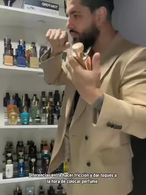 Diferencias entre hacer fricción y dar toques a la hora de colocar un perfume  #perfume #perfumetiktok #perfumesmasculinos #mensfragrance 