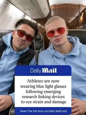 everybody’s starting to use these 👓 📱 #fyp #worldcup #athlete #eyestrain #Soccer 