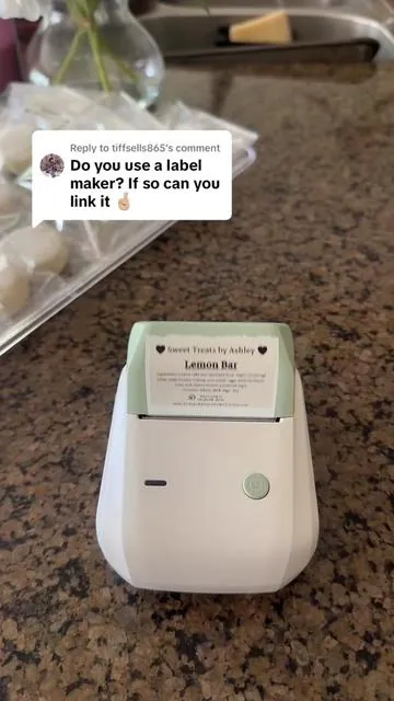 Replying to @tiffsells865 love this @niimbot.official printer!! #cakepops #cakepop #smallbusiness #labeling #labelprinter 