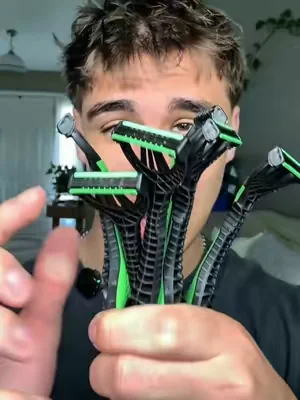 My Dad heavily Approves ✅🙌 #foilshaver #viral #trending #shaving #men 