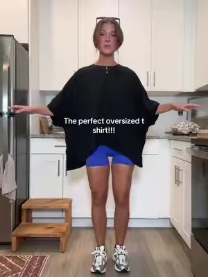 Love this oversized T-shirt for a cute and covered look 🤩