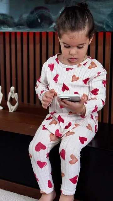 Mi hija siempre me rompe el protector de pantalla de mi celular por eso compré el smart devil para estar más tranquila cuando ella use mi teléfono 🥰 #smartdevil #screenproctor #smartdevilscreenprotector 
