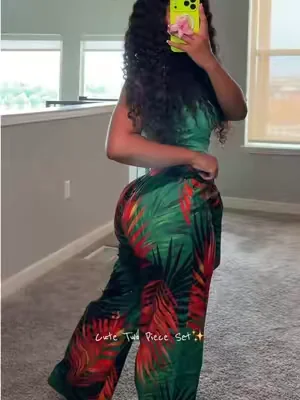 Vacation two piece set ✨ size medium 5’5 146lbs . . . . . . #twopieceset #vacationset #dealsforyoudays 
