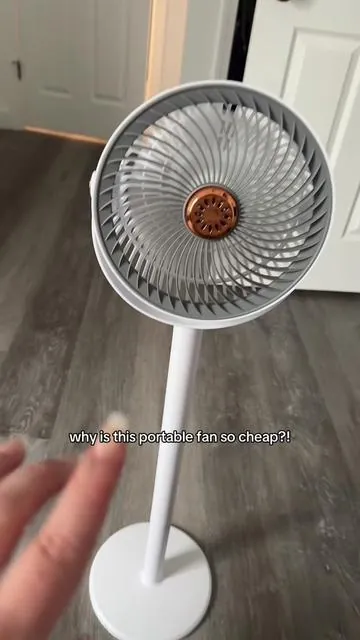 Immediate buy! Coolest portable #fan 👏🏼 #portablefan #floorfan #homefinds #staycool 