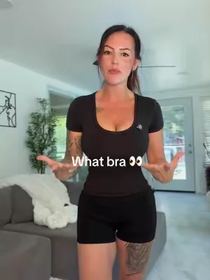 Well this is actually insane…. 👀  If your looking for a new supportive, comfortable bra I think I found it!! ##supportivebra##supportivesportsbra##honeylove##dealsforyoudays##seamlessbra