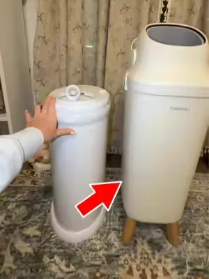 Momcozy diaper pail  #dealsforyoudays #momcozy #diaperpail 