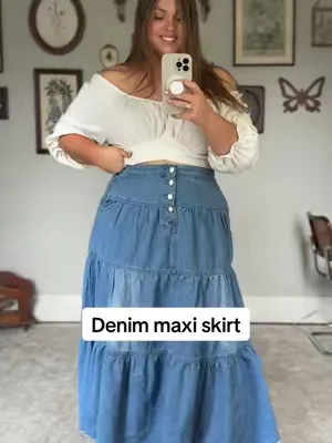 SO CUTE 😍 I’m a 14/16, 5’4 wearing the xl. #maxiskirt #denimskirt #plussizefashion #curvyfashion #summervibes 