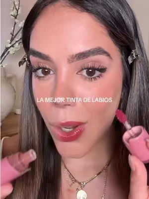 Mi tinta de labios favorita es esta de hince en el tono CHILL ! Te deja un color hermoso! Ya no quiero que anden con los labios pálidos por ahí #liptint #tintadelabios #lips 