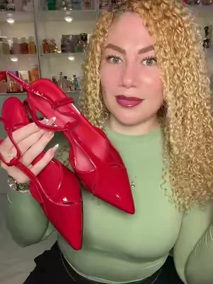 Low Kitten Heel Pumps #zapatodetacon #lowkittenheel #redheels #heel 