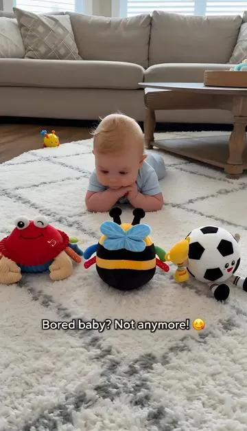These Singing & Talking Toys Keep My Bored Baby Entertained All Day 🐝🦀⚽#ViralBabyToy #TummyTimeToys #InteractiveBabyToy #BabyGiftIdeas #MomLifeHacks