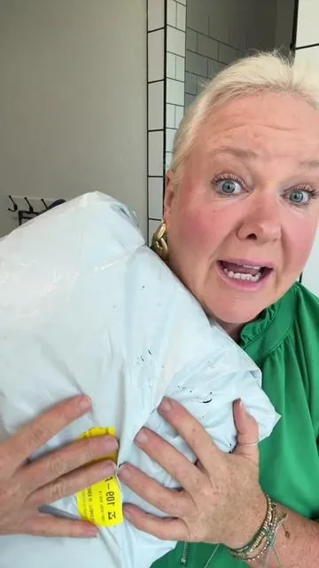 Let’s do an unboxing! I bought all this fun stuff off TT shop! #shoes #misc  #shopwithme #shopwithangie 