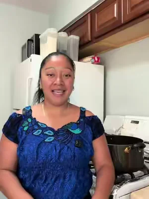 Aquí te recomiendo esta olla de hierro fundido que te va durar toda la vida hay de diferentes colores y está a un súper precio aquí te dejo el enlace #tiktokshopfinds #recomendable #tiktokshop #olladehierrofundido 