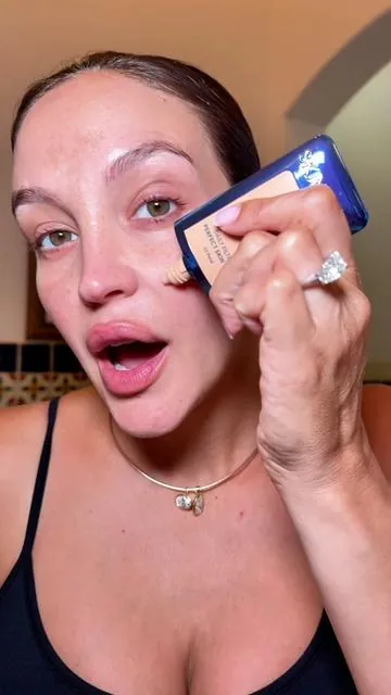 I love how this skin tint feels on the skin and how easy it is to apply using only my fingers. @SKINTIFIC Official 