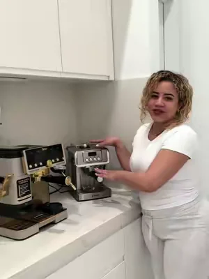 cafetera espresso automática Ninja Luxe Café Pro. Tener café de cafetería en casa nunca había sido tan fácil: prepara espresso, café clásico y bebidas con leche con resultados increíbles y un diseño que hace lucir cualquier cocina mucho más elegante. #cafetera #espresso #coffeebar #ninjakitchen #coffeelover 
