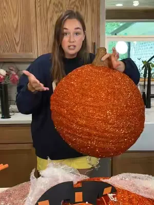 These are so perfect because you can use them all fall long! #fallpumpkin #falldecor #pumpkinseason 