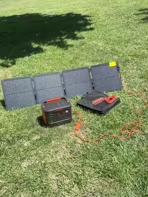The Jackery Explorer 1000 v2 delivers reliable portable power for camping, RV trips, tailgating, job sites, and emergency backup. With a 1070Wh LiFePO4 battery, fast charging, and multiple output ports, this compact power station keeps your essentials running wherever life takes you. #Jackery #PortablePowerStation #SolarGenerator #CampingGear #SummerVibes @Jackery Direct 