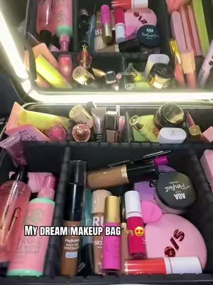 OMGGGG!!!!😩🔥#fypシ #makeupbag #trending #aylecia #makeup 