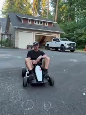 ok this one is actually fast #gokart #electricgokart #electrickidscar #kidsrideoncars #dealsforyoudays 