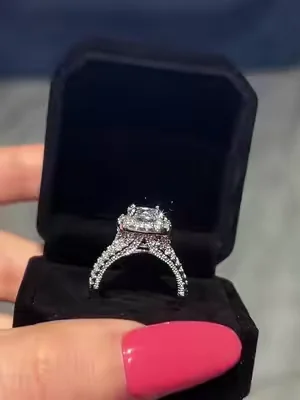 😍😍😍#rings #engagementring #travelring #jewelry #giftguide 
