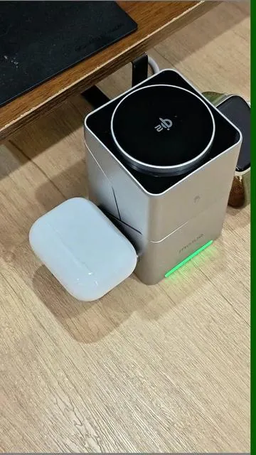 The Mojue Charging Station — the future of tidy desks starts here. #chargerstation #desksetup #wirelesscharging #iphonecharger #dealsforyoudays 