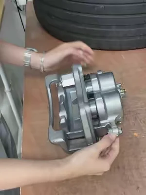 Everyone has their own way. I like this price reduction tool.#tool #dealsforyoudays #DIY #brakecaliperpresstool #fyp 
