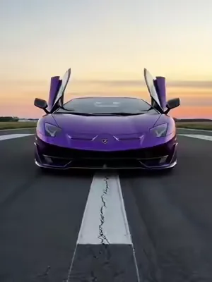 😅 ¿Alguien más cayó primero por el diseño? 🔥#lamborghini #earphones #DealsForYouDays #SummerWins #TikTokShopdealsforyoudays 