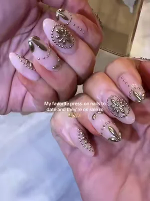 Replying to @✨BEAUTHIFUL✨ My fav press on nail design to date 💫✨ #nailinspo #naildesigns #pressonnails #glamneticnails #dealsforyoudays @Glamnetic @Ulta Beauty 