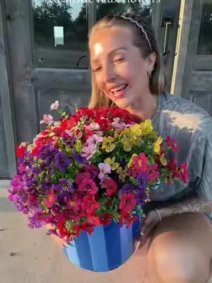 Ok they need a little more fluffing but I just shoved them in the pot 🤣🤣#fauxflorals #flowers 