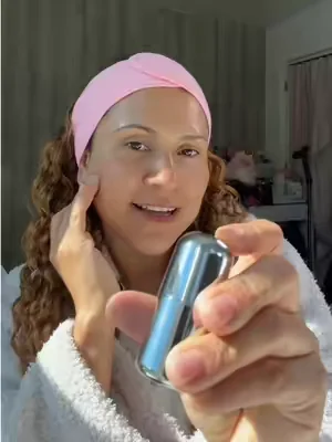 Rubor   y labial ,dos en uno,perfecto en ara andarlo en tu bolso y andarte retocando durante el día #lipstick #blush #DealsForYouDays #SummerVibes #SummerWins