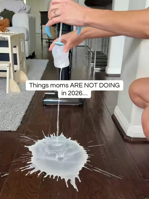 I freaking love this thing 🙌🏻 literally cuts my floor cleaning time in HALF (at least). Self-cleans after you are done ✅ AND self-propels ✅. Worth EVERY PENNY to make your life easier especially if you have kids or pets #dealsforyoudays #momhack #vacuummop #toddlermom #cleaninghacks 