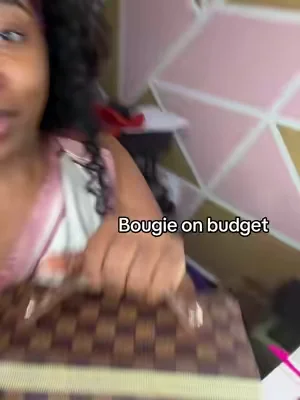 Bougie on a budget make up bag. #makeupbag #makeupbags #makeupbagessentials #summervibes #dealsforyoudays 