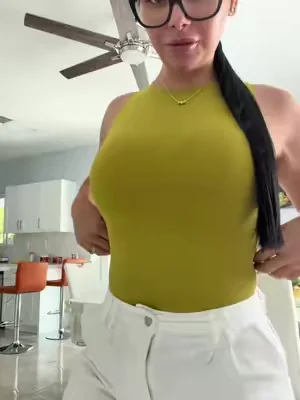 7654964399584644366