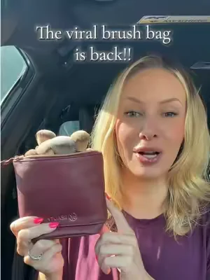 The standup brush holder and travel bag is back!! @BK Beauty Brushes #bkbeautybrushes #bkbeauty #makeupbrushes #dealsforyoudays 