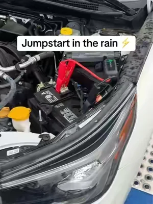Jump starting six cars with the AVAPOW 4000 amp #Jumpstart #TruckDriver #CarHauler #DieselTruck #JumpPack