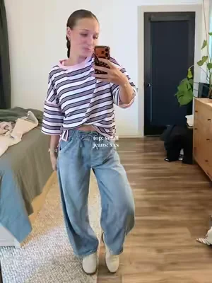 It’s a striped shirt baggy jeans kind of summer☀️💜 #myoutfit #outfitinspo #baggyjeans #stripedshirt #dealsforyoudays 