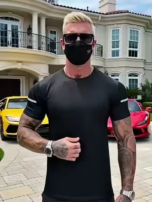Hurry—don’t miss out! One order gets you 7 high-quality T-shirts in 7 different styles, with free shipping straight to your door.#tiktokshop #tshirt #menswear #fyp #gym 