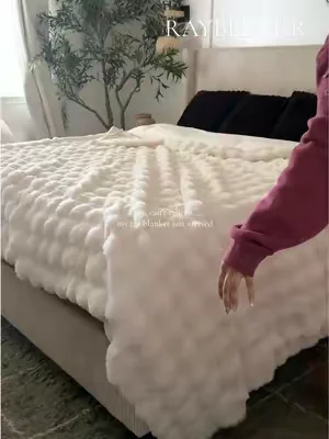 I fear this fur blanket WILL have a grip on me 😮‍💨☁️🤌🏽 #furblanket #blanket #raybeefurniture 