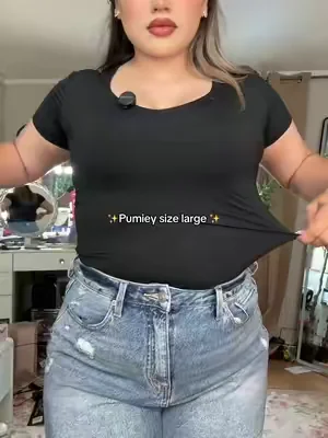 Basic tees but the fit is so flattering, the material is buttery soft, and goes with literally everything 💓 #pumiey #basics #wardrobeessentials 