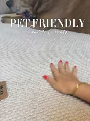 Couch covers that feel like a cozy blanket and pet friendly?! Sign me up. #couchcovers #petfriendlyhome 