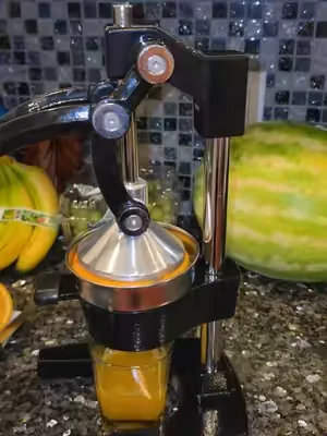 exprimidor de naranja @Zulay Kitchen @ZarDeLosCupones #jugos #dealsforyoudays #tiktokshop #kitchen #KitchenHacks 