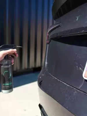 A quick touch up using waterless wash… #blackline #fyp #waterless #detailing #cars 