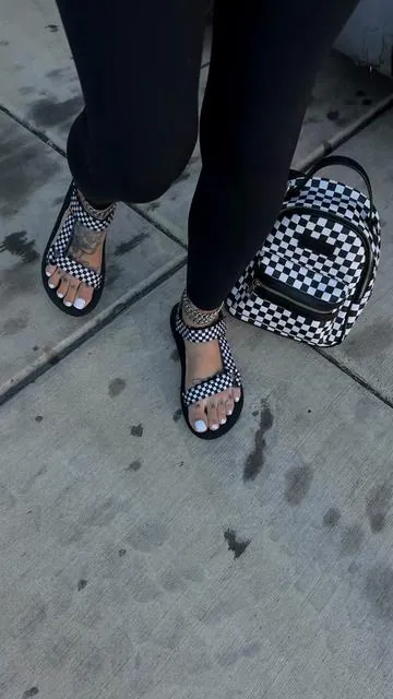 @WateLves Footwear #comfysandals #altoutfits #altmom #checkerprint #dealsforyoudays 