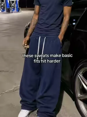 plain tee up top, stacked sweats doing the rest #baggysweats #stackedpants #sweatpants #baggypants #fitcheck 