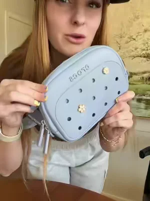 So many cute colors!! #crocs #crocsbeltbag #crossbodybag #beltbag #vacationessentials 