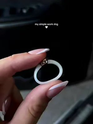 no more ripping my gloves on my diamond ring! #workring #travelring #gymring #siliconering #rinfit @Rinfit Rings 